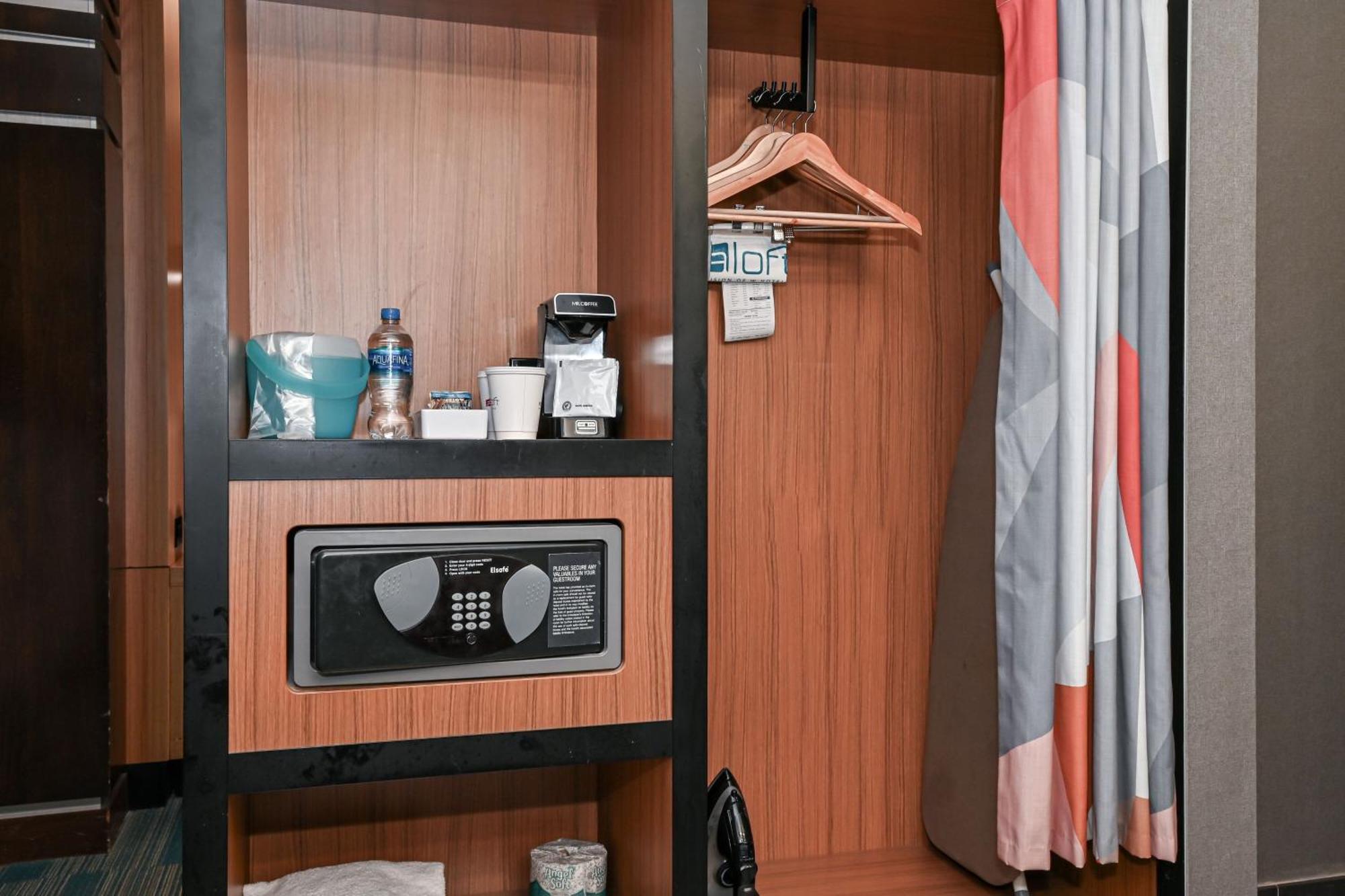 Aloft Charlotte City Center Экстерьер фото