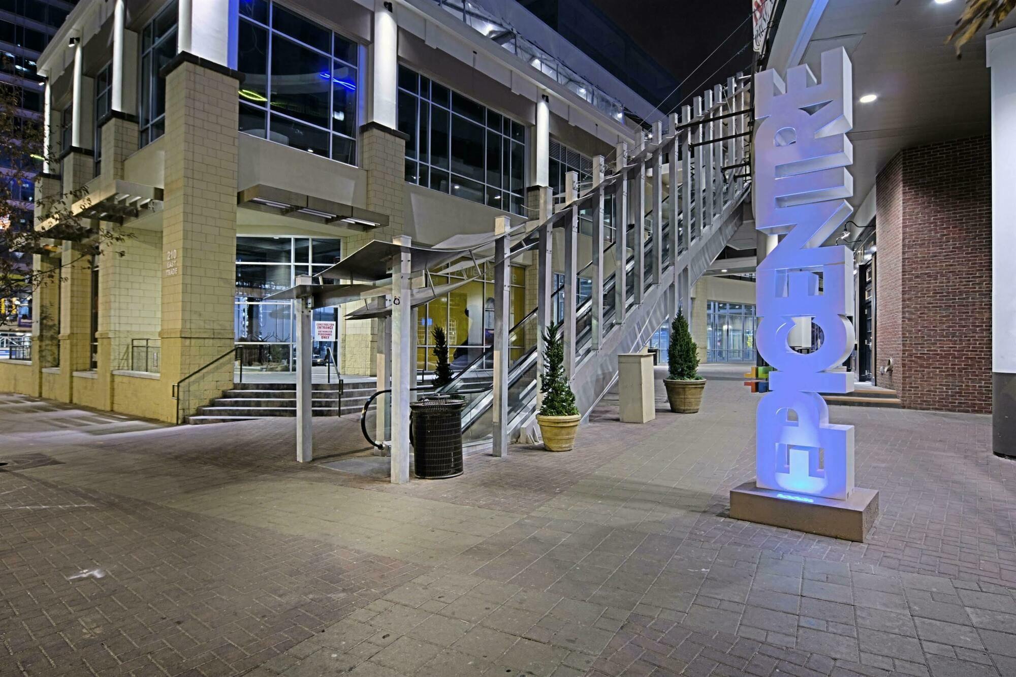 Aloft Charlotte City Center Экстерьер фото